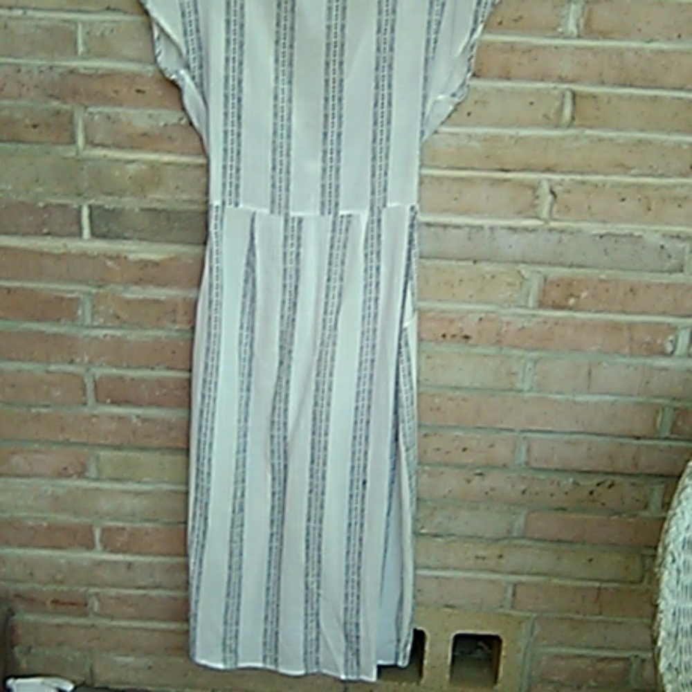 FINAL SALE PRICE BLACK AND WHITE MIDI - Picture 2 of 4